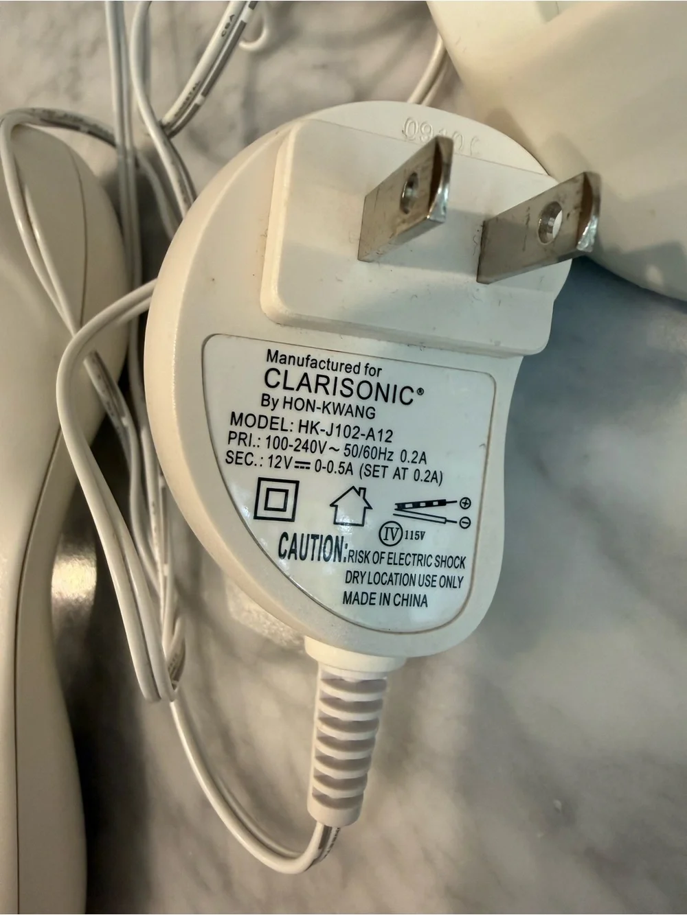 Clarisonic Plus Sonic Facial Cleansing Device in White with Charging Dock